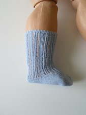 Poupée ancienne : chaussettes