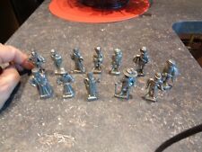 12 Figurines Personnages  en