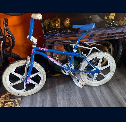 Blue bmx performer - bmx, 20’’