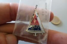 Badge pin s broche AMERICA S CUP 95 voilier voile THE AUS 17 1992
