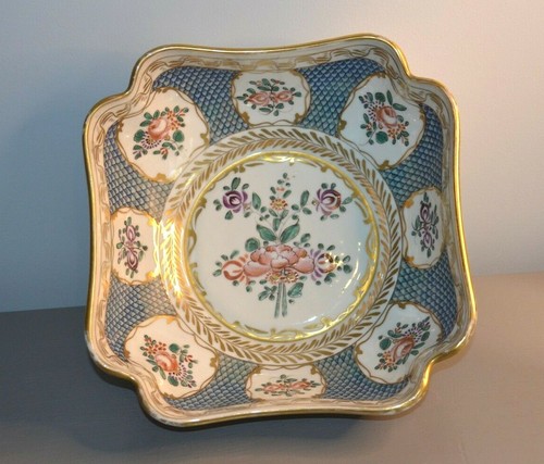 Ancien plat creux porcelaine - ,