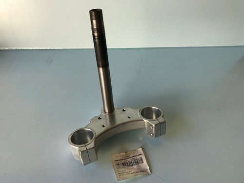 Fourche inferieur nu - te, de