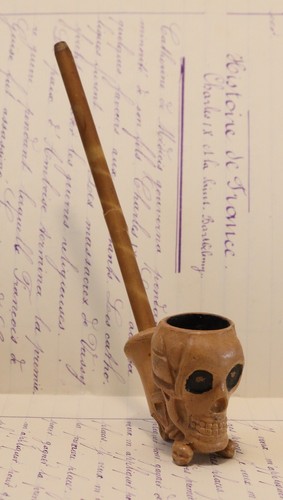 Ancienne pipe terre - pipe, en