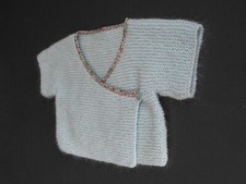 Petit gilet de fille en laine