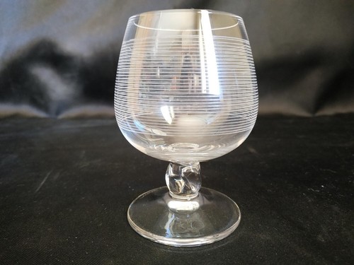 Daum verre a liqueur - a,