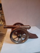canon ancien en bronze doré