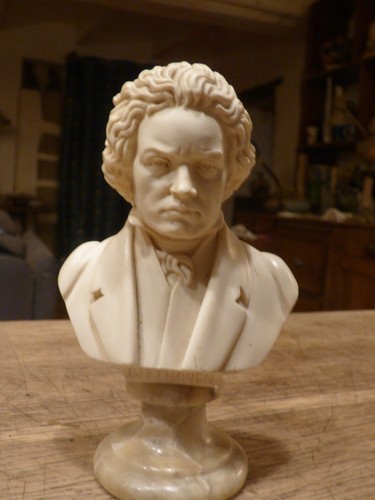 Buste beethoven signé a - beethoven,