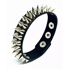 Bracelet manchette à pointes
