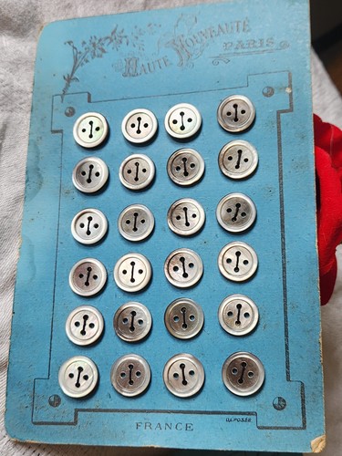 Plaque boutons anciens en - boutons,