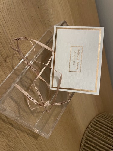 Ruban parfumer givenchy - à,