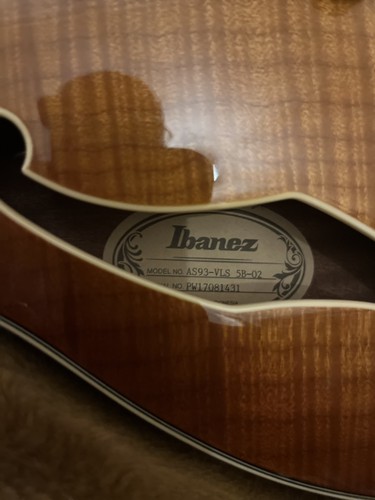 Guitare demie caisse ibanez