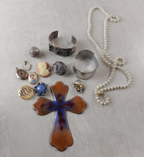 Lot d'anciens bijoux / fond de