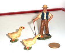 FIGURINE ALUMINIUM  QUIRALU - LA FERME - FERMIER ET DEUX OIES -