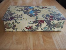 TRAVAILLEUSE /BOITE A COUTURE /CROCHET - MERCERIE .36X23 CM.HAUTEUR 9 CM