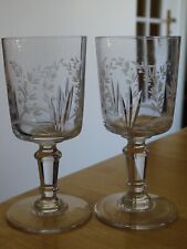 SAINT LOUIS 2 ANCIENS VERRES VIN BLANC CRISTAL GRAVURE A LA ROUE 1900 ht 12 cm