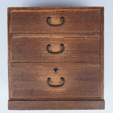 Ancien coffre japonais en bois