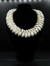 F6 - Collier de Perles de