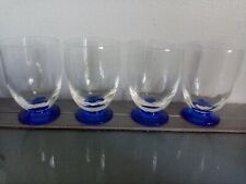 ANCIEN PETITS VERRES SUR PIED BLEU A LIQUEUR HAUT 8 CM