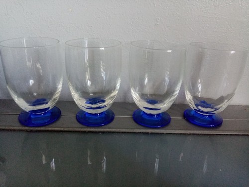 Ancien petits verres sur pied - ancien,