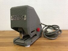 Agrafeuse électrique Bostitch Industrielle 220V - agrafes SB19 1/4 - Passage 8mm