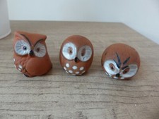 Bibelots Trois Petites Chouettes Terre Cuite Peinte à la Main 