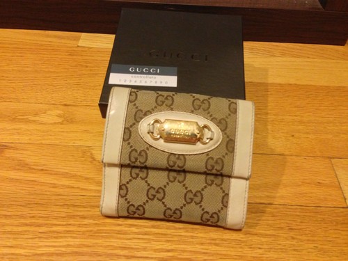100 authentic gucci white - ,