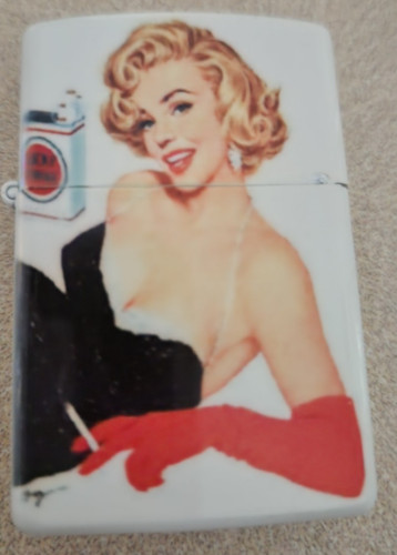 Lucky strike cigarette - lucky,