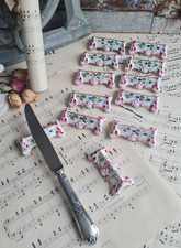 12 ANCIENS PORTES COUTEAUX