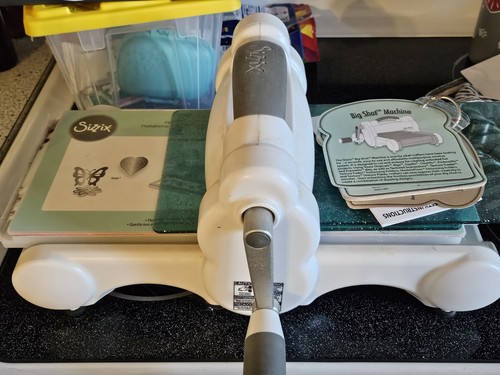 Sizzix big shot - sizzix,