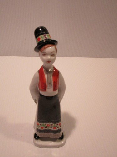 Hollohaza hungary figurine - hollohaza,