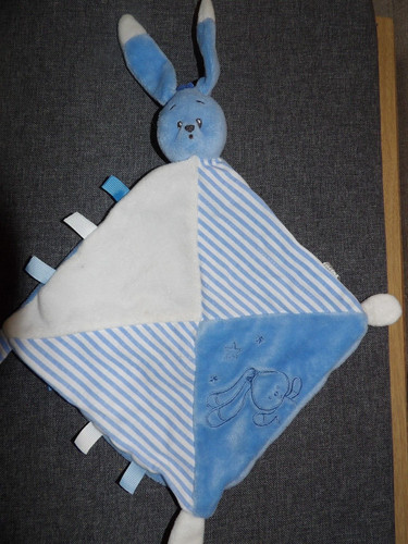 Doudou plat auchan lapin bleu - doudou,