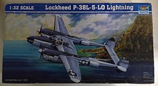 MAQUETTE  AVION  LOCKHEED P 38L   LIGHTNING  1/32  TRUMPETER