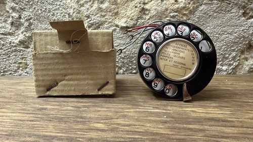 Téléphone ancien - cadran, )