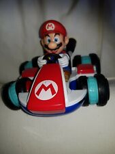 Voiture/kart à piles MARIO avec capacité de changement de positionnement des roues.