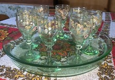 Suite de 8 verres à liqueur