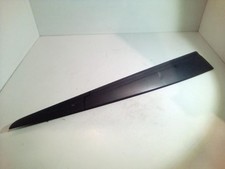 Baguette de porte avant droite