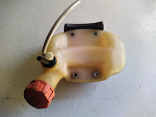RESERVOIR     POUR TAILLE HAIE