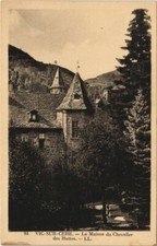 CPA Vic sur Cere La Maison duu Chevalier FRANCE (1090391)