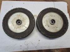 UNE  ROUE ARRIÈRE TONDEUSE ISEKI SW 621