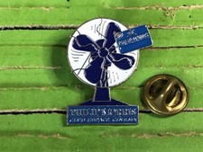 pins PHILIP MORRIS club espace