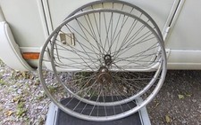 ANCIENNES PAIRES DE ROUES