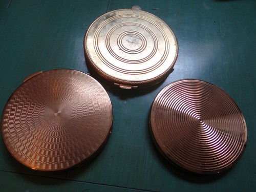 Trois poudriers anciens - poudriers,