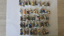 FEVES LOT DE 50 SANTONS