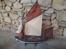 Maquette de bateau en bois