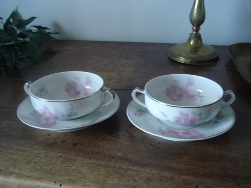 Très rare paire tasses - , à