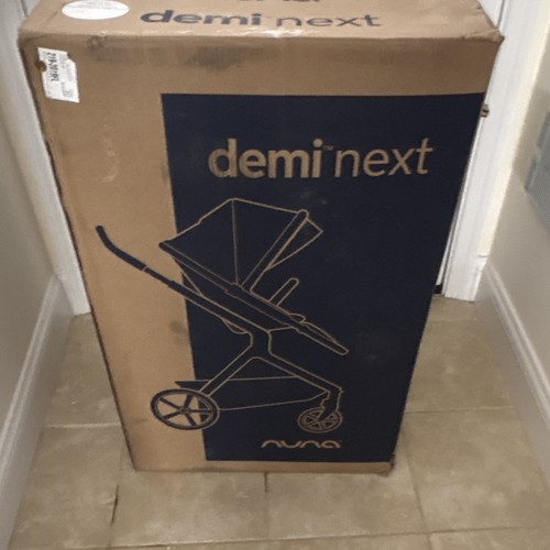 Nuna demi next - next, sibling