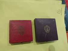 lot de deux boîtes anciennes pour médailles rondes en bronze argent vermeil