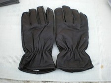 une paire de gants en cuir