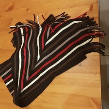 Écharpes en laine neuves