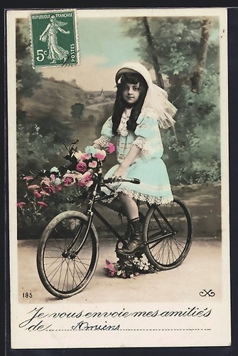 Carte postale fille - , sur